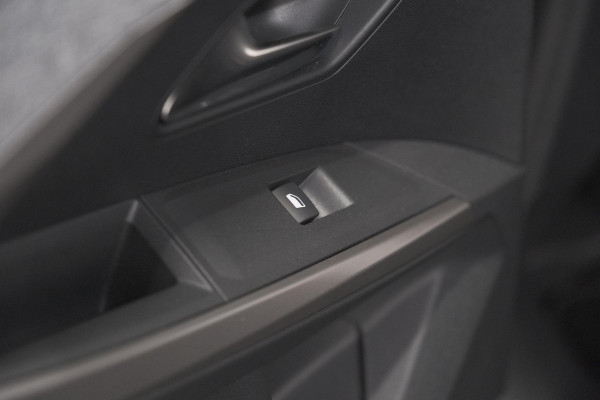 Peugeot E-3008 Allure 73 kWh | 11 KW Lader | Camera | Panoramic Navigation pack