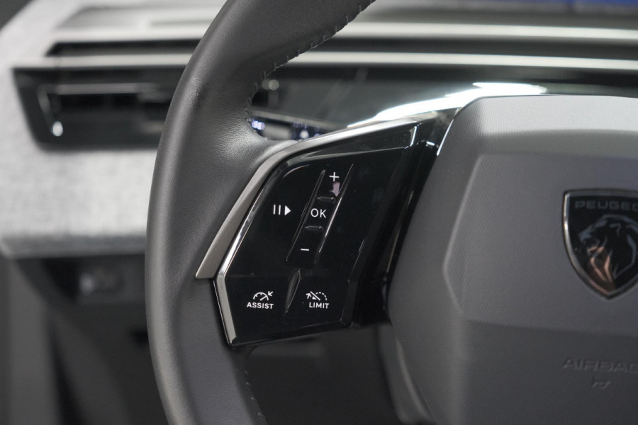 Peugeot E-3008 Allure 73 kWh | 11 KW Lader | Camera | Panoramic Navigation pack