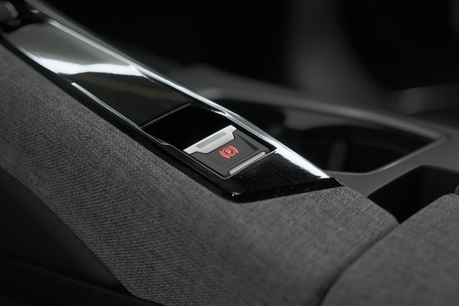 Peugeot E-3008 Allure 73 kWh | 11 KW Lader | Camera | Panoramic Navigation pack