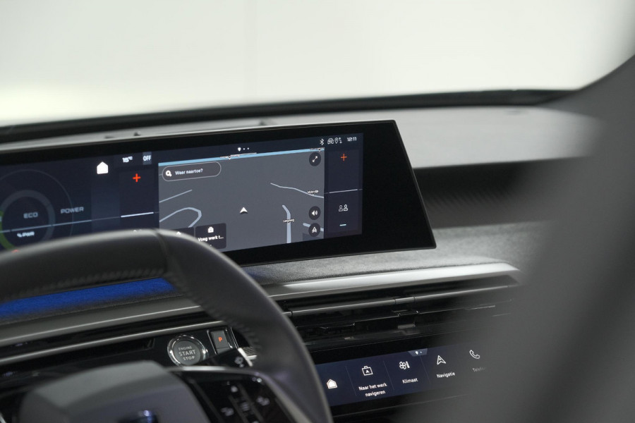 Peugeot E-3008 Allure 73 kWh | 11 KW Lader | Camera | Panoramic Navigation pack