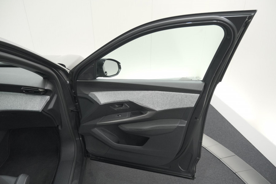 Peugeot E-3008 Allure 73 kWh | 11 KW Lader | Camera | Panoramic Navigation pack