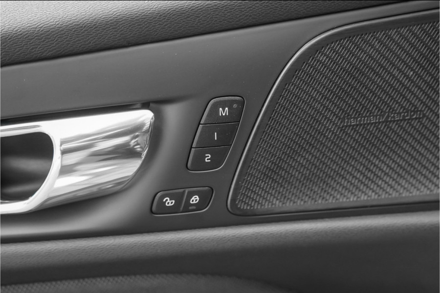 Volvo S60 2.0 T8 AWD Twin Engine Polestar Engineered Schuifdak H/K Trekhaak 20"