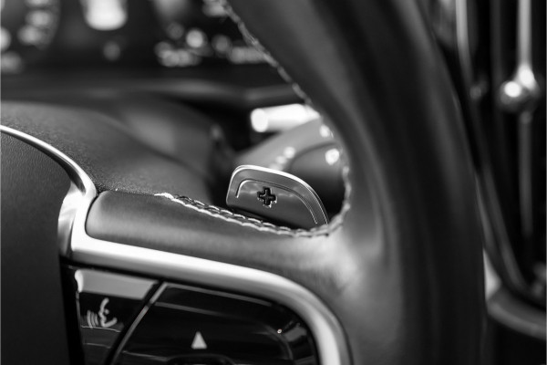 Volvo S60 2.0 T8 AWD Twin Engine Polestar Engineered Schuifdak H/K Trekhaak 20"