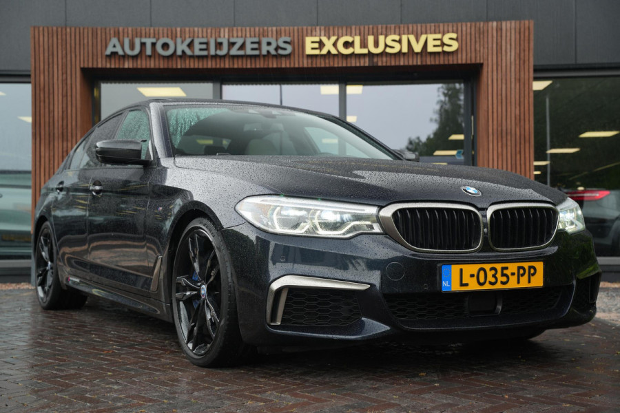 BMW 5 Serie M550i xDrive High Executive Schuifdak Adapt. Cruise Massage Harman/Kardon Stoelvent. 20''LM