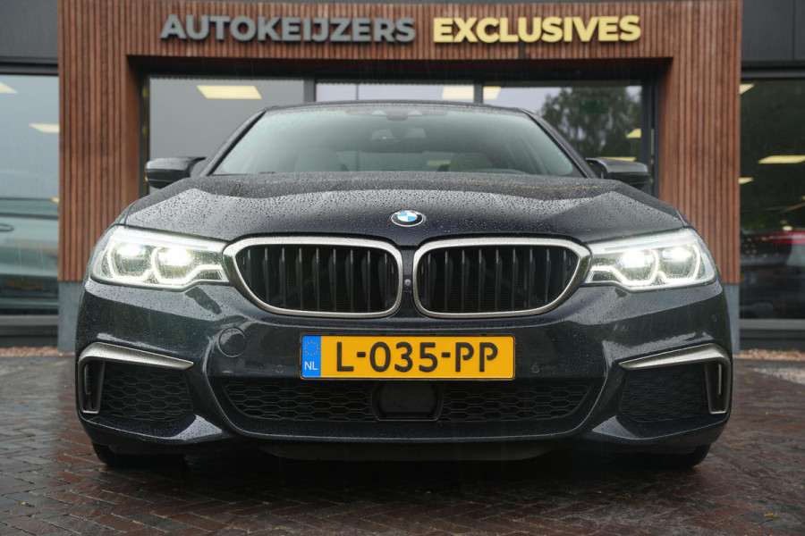 BMW 5 Serie M550i xDrive High Executive Schuifdak Adapt. Cruise Massage Harman/Kardon Stoelvent. 20''LM