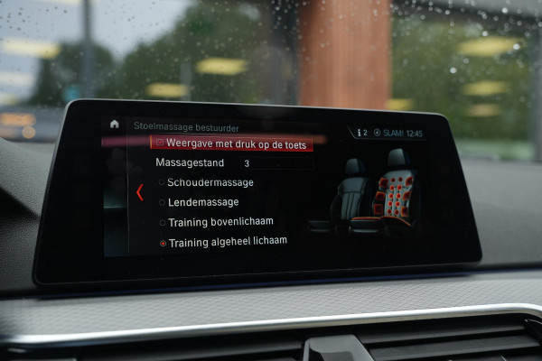 BMW 5 Serie M550i xDrive High Executive Schuifdak Adapt. Cruise Massage Harman/Kardon Stoelvent. 20''LM