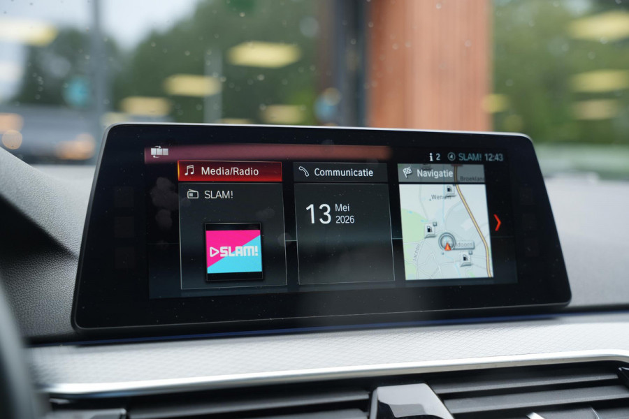 BMW 5 Serie M550i xDrive High Executive Schuifdak Adapt. Cruise Massage Harman/Kardon Stoelvent. 20''LM