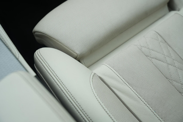 BMW 5 Serie M550i xDrive High Executive Schuifdak Adapt. Cruise Massage Harman/Kardon Stoelvent. 20''LM