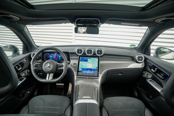 Mercedes-Benz GLC 300de 4MATIC AMG Line Edition | Panorama | Burmester 3D | Distronic | Trekhaak | Memory