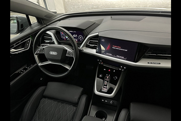Audi Q4 Sportback e-tron 40 77 kWh RS-Leder | Uniek Interieur! | ACC | 96% SOH | Sportstoelen | Stuurverwarming | 3-Zone Clima | Carplay | Getint Glas | Camera | Standkachel | LED | Dodehoek | Virtual-Cockpit | Navi |