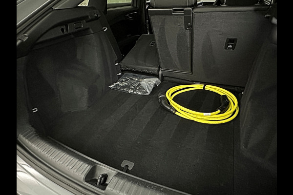 Audi Q4 Sportback e-tron 40 77 kWh RS-Leder | Uniek Interieur! | ACC | 96% SOH | Sportstoelen | Stuurverwarming | 3-Zone Clima | Carplay | Getint Glas | Camera | Standkachel | LED | Dodehoek | Virtual-Cockpit | Navi |