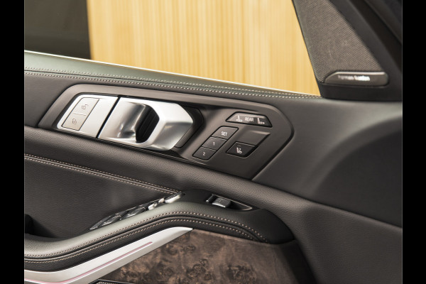 BMW X7 xDrive40i 22" | PANO | H/K | DRIVE+ | PARK+ | HUD