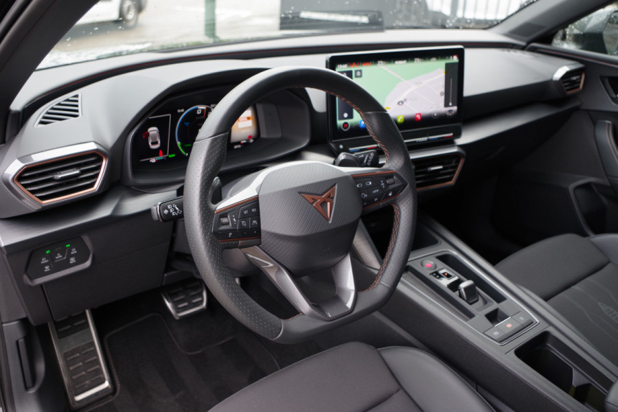 CUPRA Leon Sportstourer 1.4 e-Hybrid 204 PK BNS, Adap. Cruise Control, Stuur- & Stoelverwaming, Camera, LED
