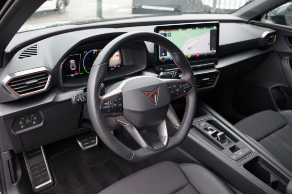 CUPRA Leon Sportstourer 1.4 e-Hybrid 204 PK BNS, Adap. Cruise Control, Stuur- & Stoelverwaming, Camera, LED