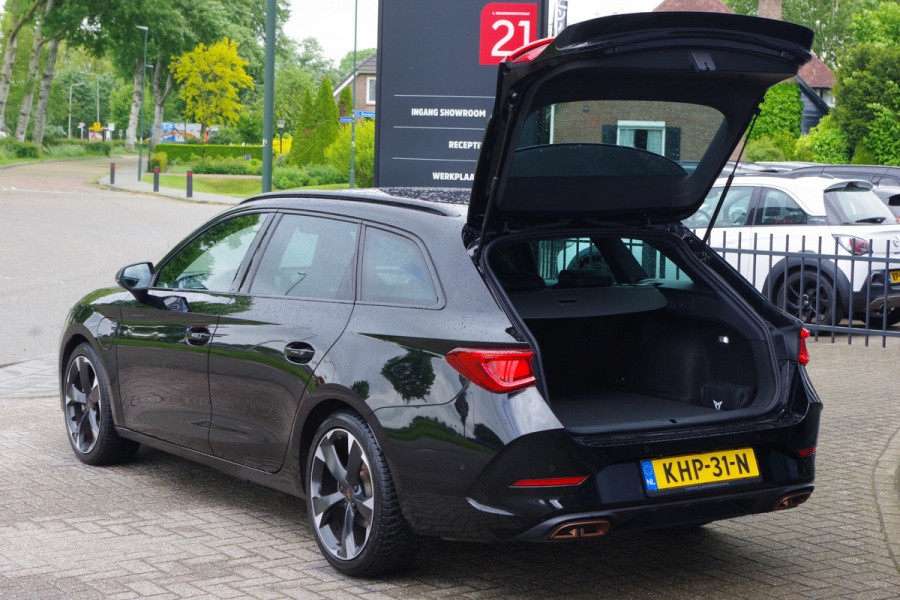 CUPRA Leon Sportstourer 1.4 e-Hybrid 204 PK BNS, Adap. Cruise Control, Stuur- & Stoelverwaming, Camera, LED