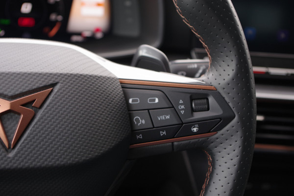 CUPRA Leon Sportstourer 1.4 e-Hybrid 204 PK BNS, Adap. Cruise Control, Stuur- & Stoelverwaming, Camera, LED