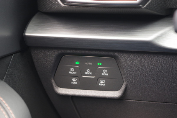 CUPRA Leon Sportstourer 1.4 e-Hybrid 204 PK BNS, Adap. Cruise Control, Stuur- & Stoelverwaming, Camera, LED