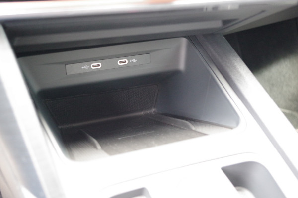 CUPRA Leon Sportstourer 1.4 e-Hybrid 204 PK BNS, Adap. Cruise Control, Stuur- & Stoelverwaming, Camera, LED
