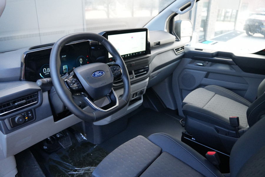 Ford Transit Custom 320 2.0 TDCI L2H1 Limited 170pk - 1+1 Stoel - 2x Schuif - ACC - Blind spot - Keyless - Stoel/Stuurverwarming - Navi - Rijklaar