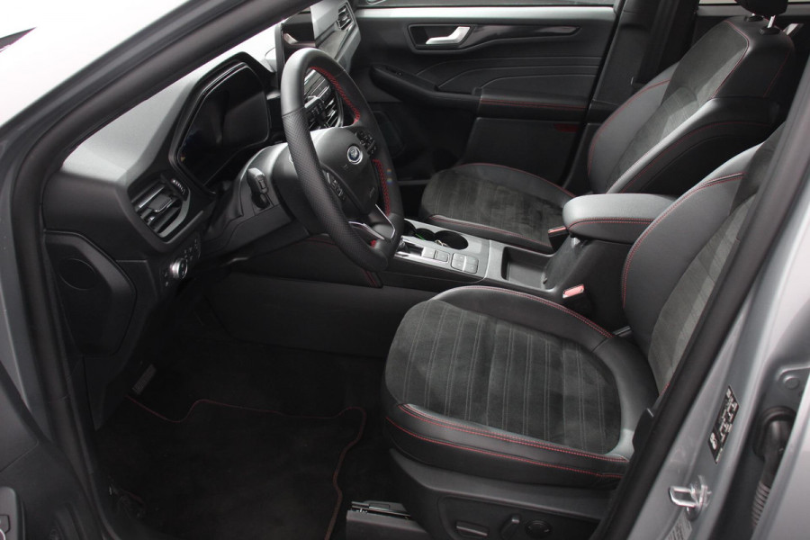 Ford Kuga 2.5 PHEV 225pk ST-Line X DEMO  Navigatie Apple Carplay/Android Auto Parkeersensoren Camera Adaptive Cruise Control Blind Spot Assist Elektrische achterklep Stoel en stuurverwarming Park Assist  Elektrische bestuurdersstoel