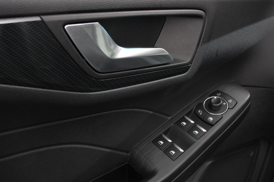 Ford Kuga 2.5 PHEV 225pk ST-Line X DEMO  Navigatie Apple Carplay/Android Auto Parkeersensoren Camera Adaptive Cruise Control Blind Spot Assist Elektrische achterklep Stoel en stuurverwarming Park Assist  Elektrische bestuurdersstoel