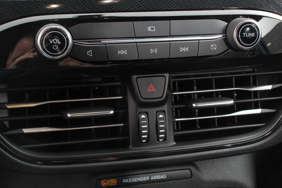 Ford Kuga 2.5 PHEV 225pk ST-Line X DEMO  Navigatie Apple Carplay/Android Auto Parkeersensoren Camera Adaptive Cruise Control Blind Spot Assist Elektrische achterklep Stoel en stuurverwarming Park Assist  Elektrische bestuurdersstoel