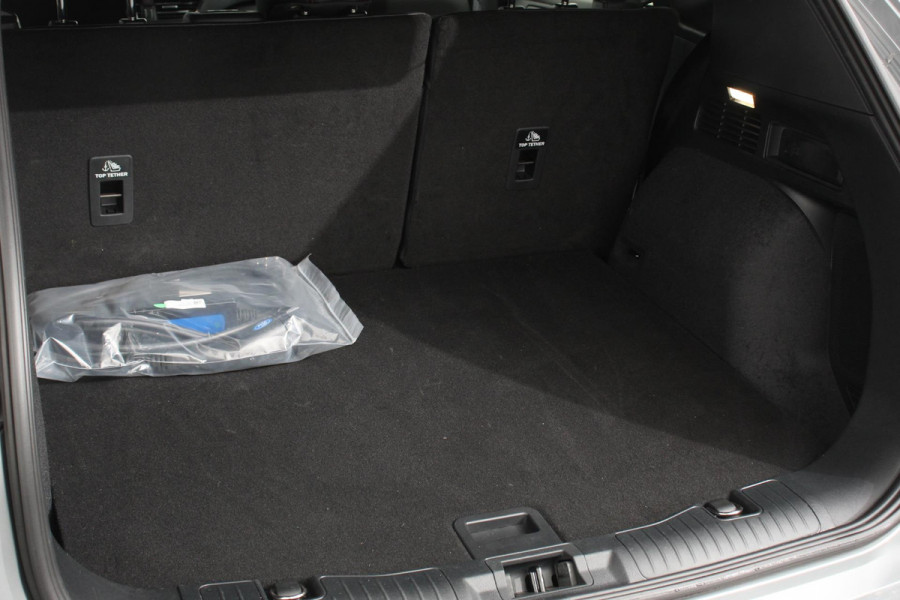 Ford Kuga 2.5 PHEV 225pk ST-Line X DEMO  Navigatie Apple Carplay/Android Auto Parkeersensoren Camera Adaptive Cruise Control Blind Spot Assist Elektrische achterklep Stoel en stuurverwarming Park Assist  Elektrische bestuurdersstoel
