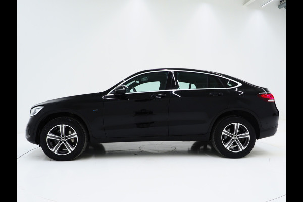 Mercedes-Benz GLC Coupé 300e 4MATIC | Leder | Camera | Virtual | Stoelverwarming | Donkere Hemel | Dodehoek | Carplay