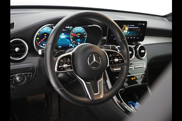 Mercedes-Benz GLC Coupé 300e 4MATIC | Leder | Camera | Virtual | Stoelverwarming | Donkere Hemel | Dodehoek | Carplay