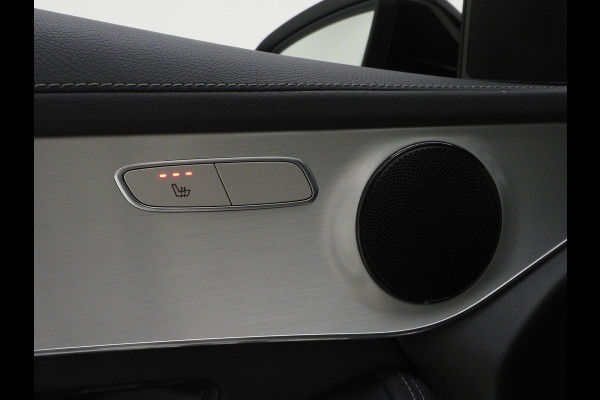 Mercedes-Benz GLC Coupé 300e 4MATIC | Leder | Camera | Virtual | Stoelverwarming | Donkere Hemel | Dodehoek | Carplay