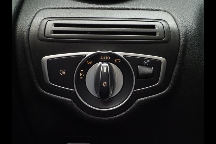 Mercedes-Benz GLC Coupé 300e 4MATIC | Leder | Camera | Virtual | Stoelverwarming | Donkere Hemel | Dodehoek | Carplay