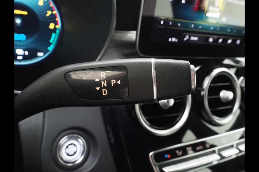 Mercedes-Benz GLC Coupé 300e 4MATIC | Leder | Camera | Virtual | Stoelverwarming | Donkere Hemel | Dodehoek | Carplay