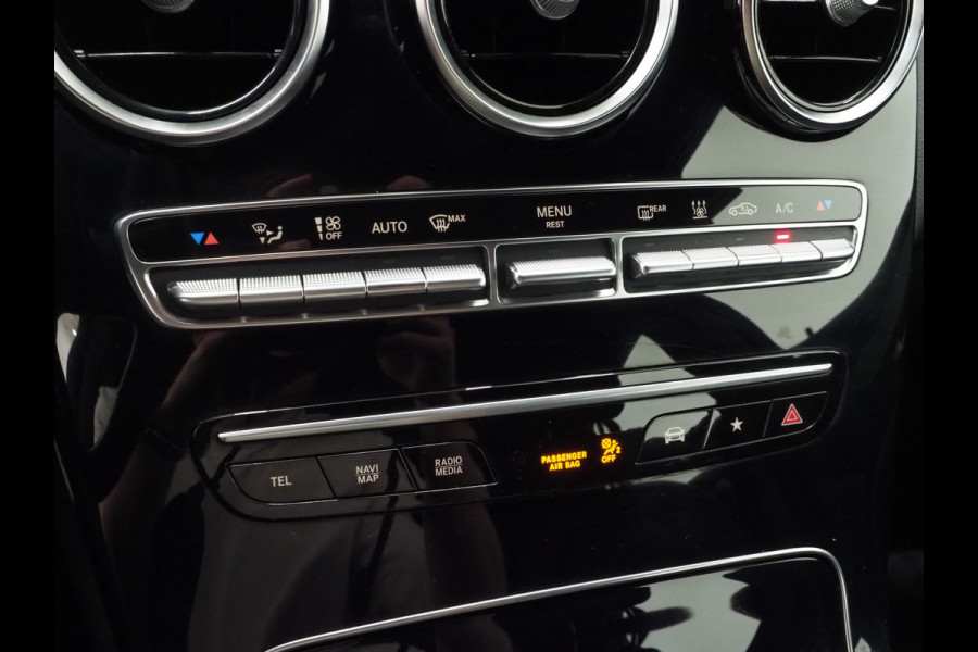 Mercedes-Benz GLC Coupé 300e 4MATIC | Leder | Camera | Virtual | Stoelverwarming | Donkere Hemel | Dodehoek | Carplay