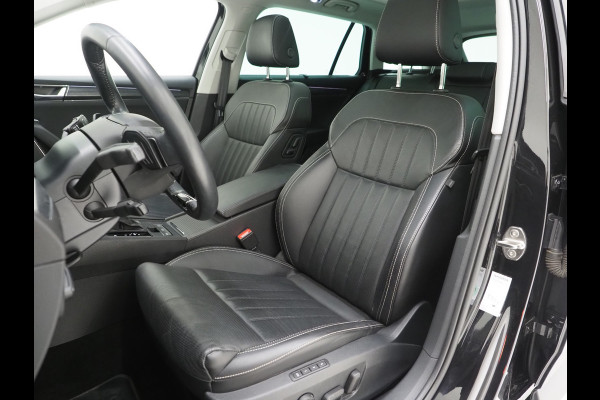 Škoda Superb Combi 1.4 TSI iV Style | Panoramadak | Trekhaak | Leder | 360 | Keyless | Adaptive Cruise | Memory | Carplay