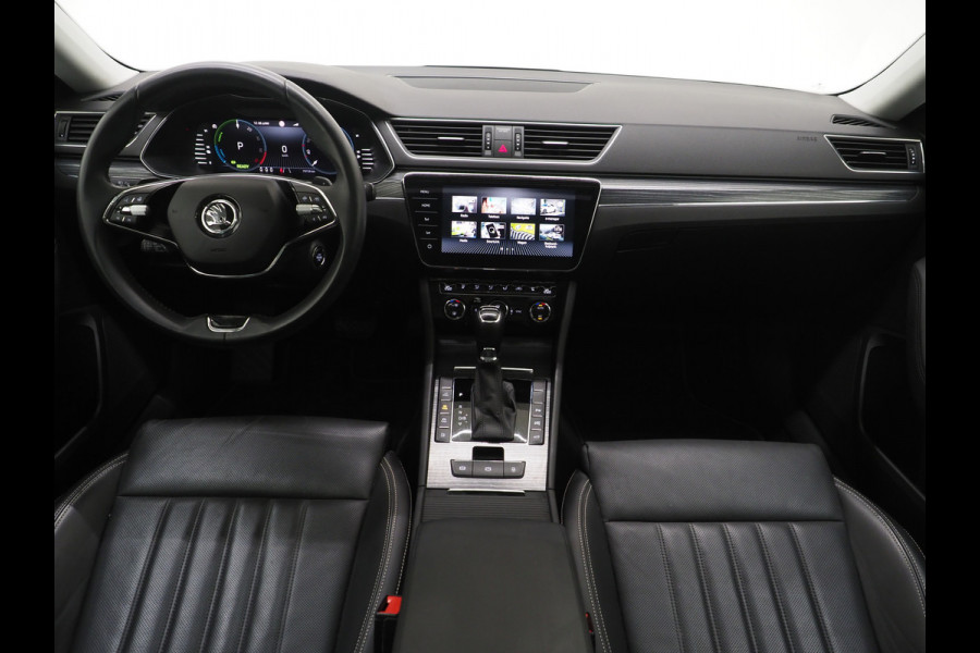Škoda Superb Combi 1.4 TSI iV Style | Panoramadak | Trekhaak | Leder | 360 | Keyless | Adaptive Cruise | Memory | Carplay