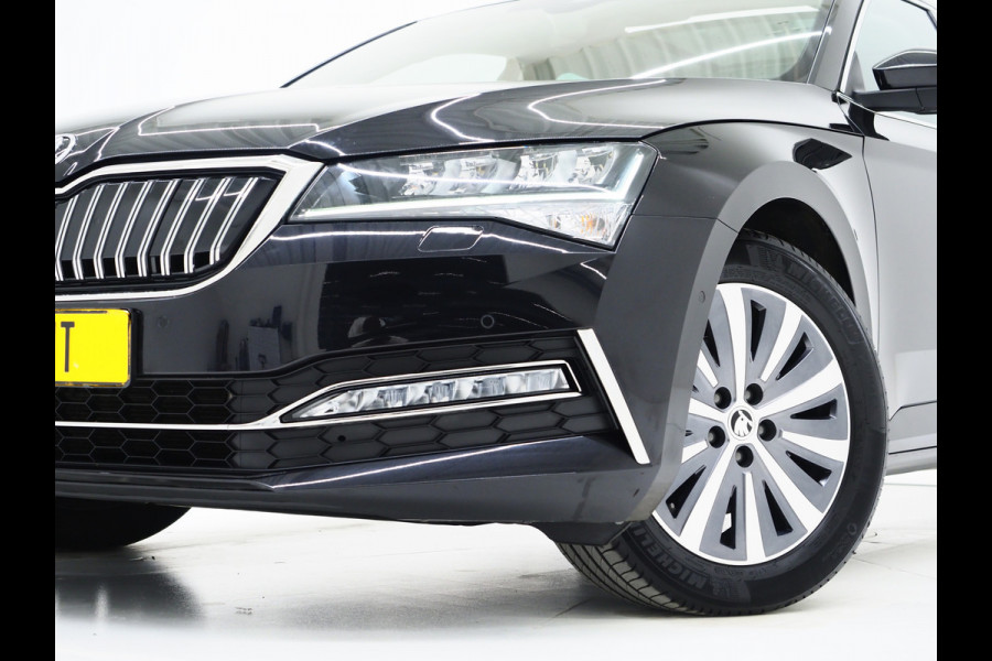 Škoda Superb Combi 1.4 TSI iV Style | Panoramadak | Trekhaak | Leder | 360 | Keyless | Adaptive Cruise | Memory | Carplay