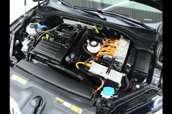 Škoda Superb Combi 1.4 TSI iV Style | Panoramadak | Trekhaak | Leder | 360 | Keyless | Adaptive Cruise | Memory | Carplay