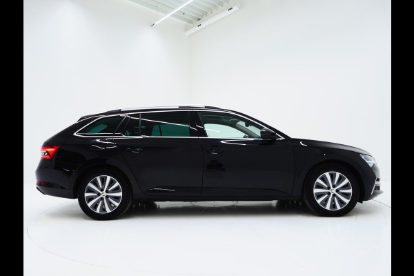 Škoda Superb Combi 1.4 TSI iV Style | Panoramadak | Trekhaak | Leder | 360 | Keyless | Adaptive Cruise | Memory | Carplay