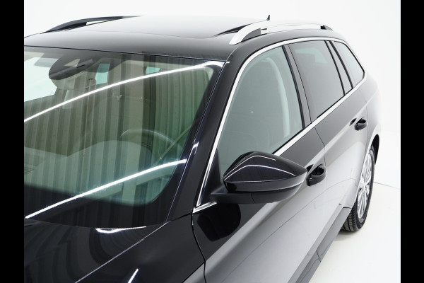 Škoda Superb Combi 1.4 TSI iV Style | Panoramadak | Trekhaak | Leder | 360 | Keyless | Adaptive Cruise | Memory | Carplay