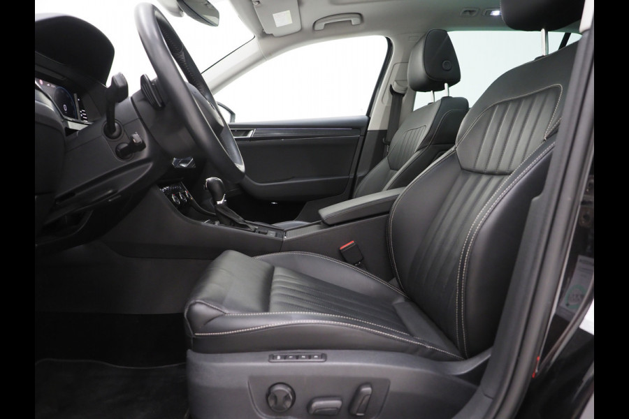 Škoda Superb Combi 1.4 TSI iV Style | Panoramadak | Trekhaak | Leder | 360 | Keyless | Adaptive Cruise | Memory | Carplay