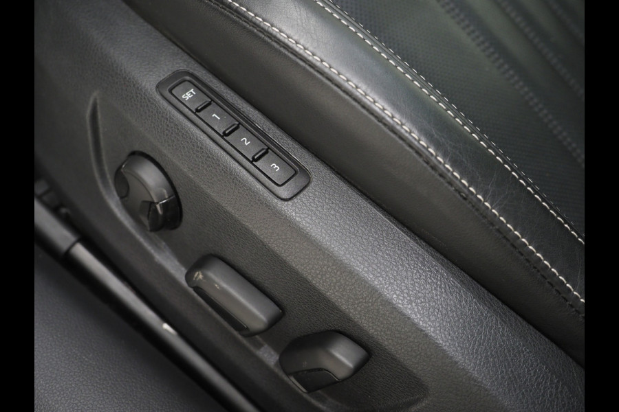 Škoda Superb Combi 1.4 TSI iV Style | Panoramadak | Trekhaak | Leder | 360 | Keyless | Adaptive Cruise | Memory | Carplay