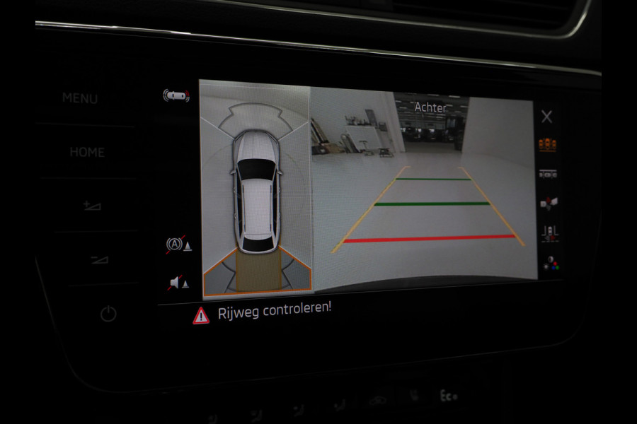 Škoda Superb Combi 1.4 TSI iV Style | Panoramadak | Trekhaak | Leder | 360 | Keyless | Adaptive Cruise | Memory | Carplay