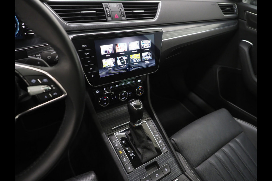 Škoda Superb Combi 1.4 TSI iV Style | Panoramadak | Trekhaak | Leder | 360 | Keyless | Adaptive Cruise | Memory | Carplay