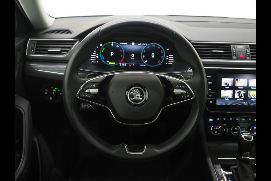 Škoda Superb Combi 1.4 TSI iV Style | Panoramadak | Trekhaak | Leder | 360 | Keyless | Adaptive Cruise | Memory | Carplay