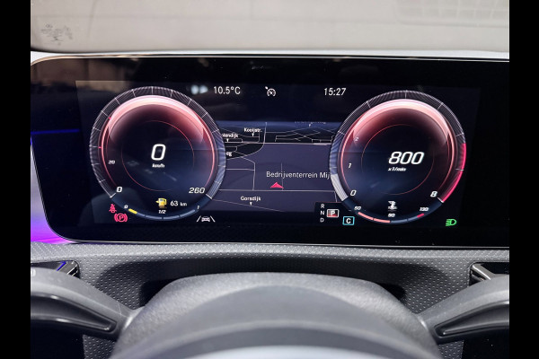 Mercedes-Benz A-Klasse 180 Business Solution AMG NAVI/V-COCKPIT/CAM/DAB/LED/CARPLAY/ECC/PDC///