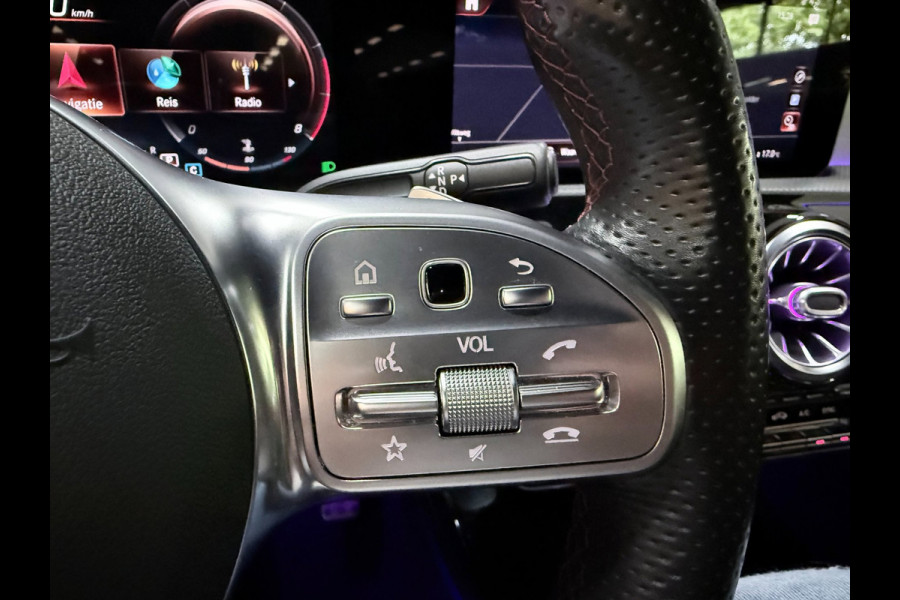 Mercedes-Benz A-Klasse 180 Business Solution AMG NAVI/V-COCKPIT/CAM/DAB/LED/CARPLAY/ECC/PDC///