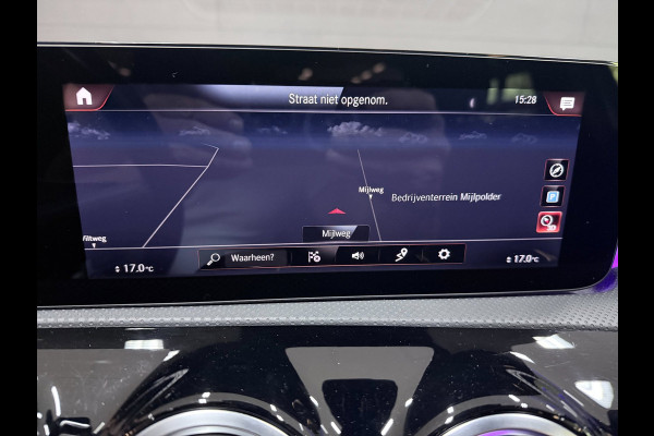 Mercedes-Benz A-Klasse 180 Business Solution AMG NAVI/V-COCKPIT/CAM/DAB/LED/CARPLAY/ECC/PDC///