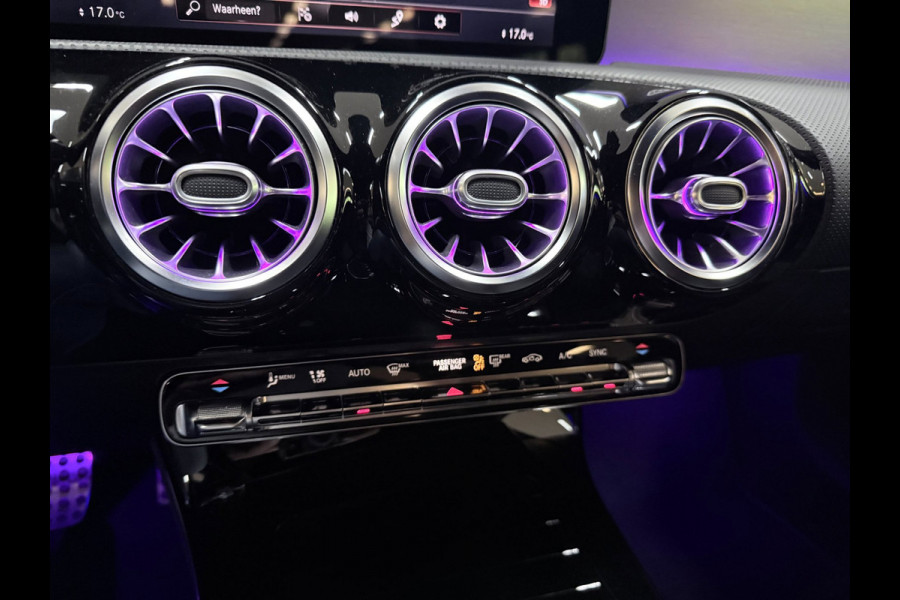 Mercedes-Benz A-Klasse 180 Business Solution AMG NAVI/V-COCKPIT/CAM/DAB/LED/CARPLAY/ECC/PDC///