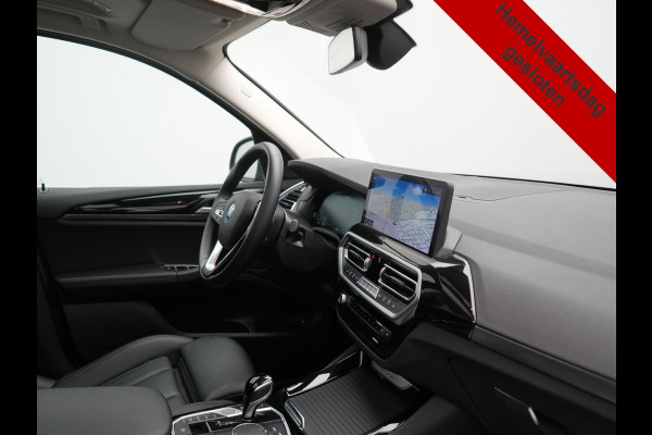 BMW X3 xDrive30e High Executive FACELIFT PHEV 293pk Dealer O.H. | Trekhaak Af Fabriek | Panodak | Camera | Lederen Sportstoelen Verwarmd | Apple Carplay | Park Assist | Navigatie | DAB | 18''L.M. | Plug In Hybrid |
