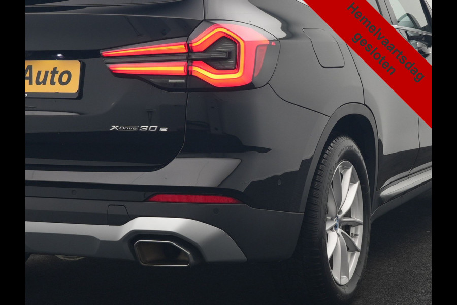 BMW X3 xDrive30e High Executive FACELIFT PHEV 293pk Dealer O.H. | Trekhaak Af Fabriek | Panodak | Camera | Lederen Sportstoelen Verwarmd | Apple Carplay | Park Assist | Navigatie | DAB | 18''L.M. | Plug In Hybrid |